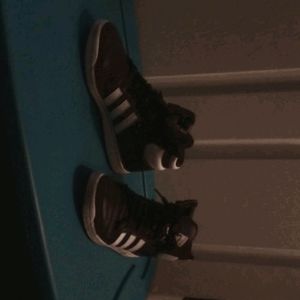 I'm selling these Adidas because I want to make $